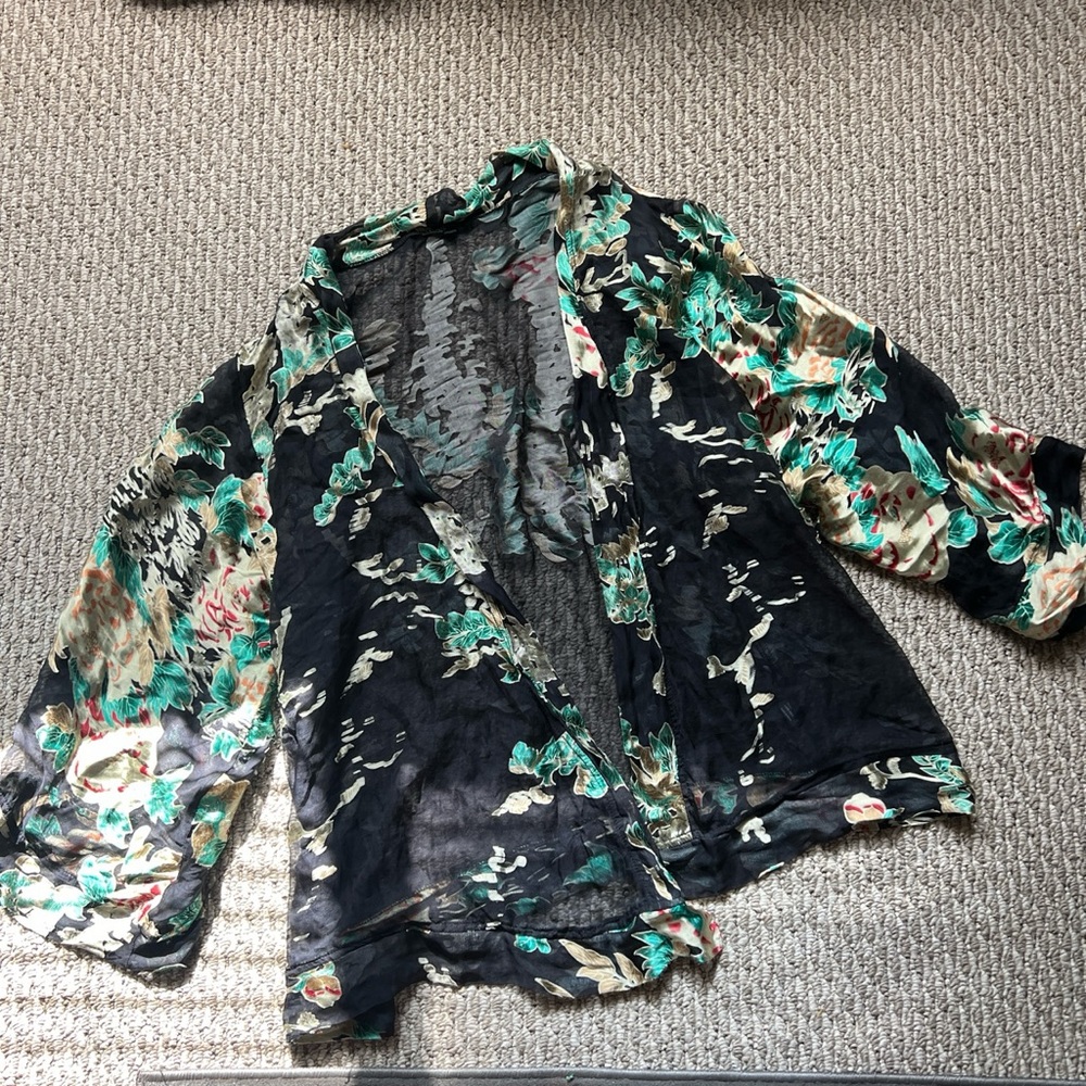 Very pretty silk kimono cover up